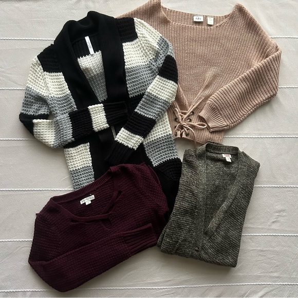 Bobbie Brooks, Daytrip, Aeropostale Medium Sweaters Black, white - VGUC - Picture 1 of 12